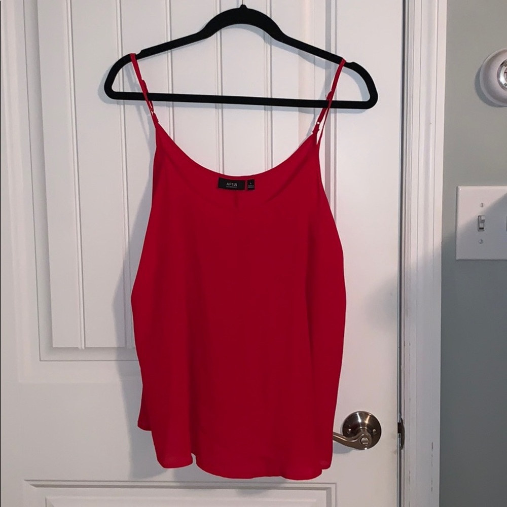 Flowy tank